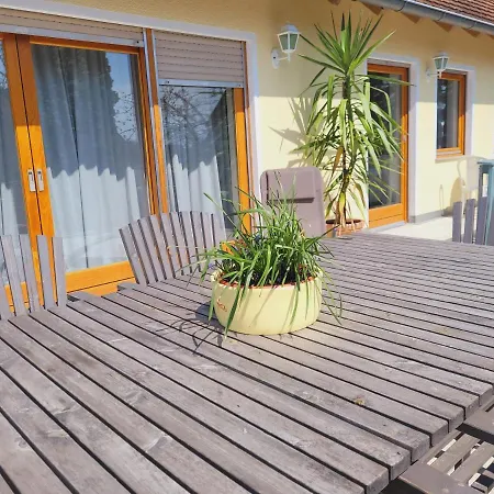 Meingaestehaus Im Fraenkischen Seenland *